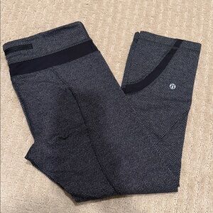 LULULEMON Black and Gray Herringbone CROPLeggings